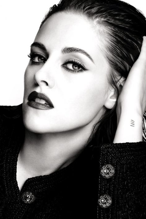 kristen-stewart--chanel-collection-eyes-2016--03.jpg